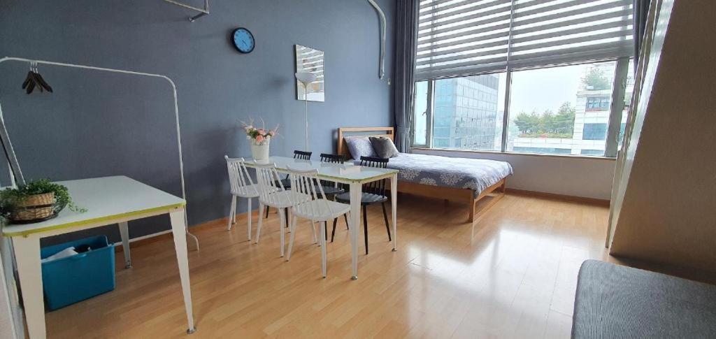 Jsm Studio Hongdae Сеул Экстерьер фото